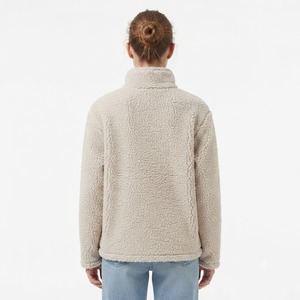 Sudaderas de Forro Polar Sherpa Beige para Mujer, Cuello Alto, con Logotipo Bordado Personalizado, Ropa de Abrigo Térmica Cómoda para Invierno - Product Image 3