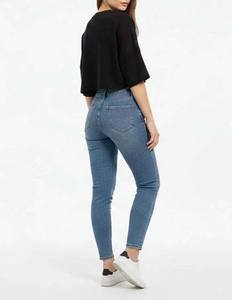 Camisetas Cortas Negras de Alta Calidad para Mujer, Estilo Holgado, Tejido Transpirable, Atuendo Urbano Moderno - Product Image 2