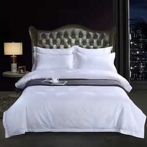 Juego de Edredón Moderno Minimalista de Algodón Blanco Sólido, Juego de Ropa de Cama Europea de 3 Piezas para Hotel - Product Image 1