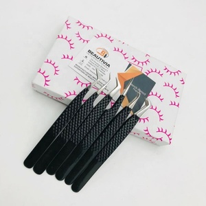 Pince à épiler d'extension de cils en acier inoxydable avec logo personnalisé en gros outil professionnel avec pointe en fibre de petite quantité minimale de commande - Product Image 5