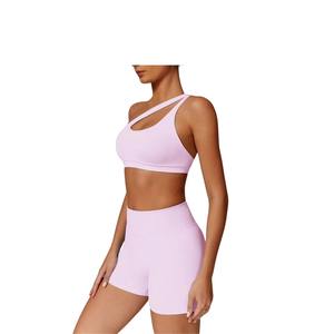Ensemble 2 pièces sans couture push-up pour femme, soutien-gorge dos nu en V et short de yoga froncé, idéal pour le fitness et l'entraînement – Vente en gros personnalisée - Product Image 3
