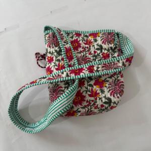 Bolso bandolera de algodón hecho a mano con diseño floral para mujer, con neceser y set de bolsos de viaje - Product Image 1