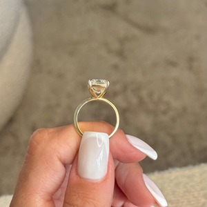 Anillo de compromiso de diamantes con corte esmeralda de 5 quilates, estilo lujoso, para mujer, oro amarillo, joyería certificada por GIA - Product Image 4