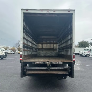 Camión de Caja Comercial de Uso Medio con Transmisión Automática, Años 2012/2013, en Buen Estado, con 195,254 Millas - Product Image 1