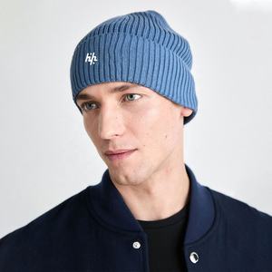Gorro Personalizable de Doble Capa, Transpirable e Impermeable, con Bordado 3D, Letra Impresa, Estilo Atemporal para Otoño e Invierno - Product Image 1