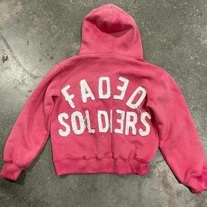 Sweat à capuche rose vintage délavé pour homme, coupe classique, avec patch en chenille effet vieilli, 100 % coton molletonné, écologique - Product Image 2