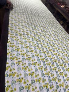 Tela Estampada Floral Amarilla, Estampada a Mano, 100% Algodón, Suave y Ligera, Estilo Boho, para Vestidos, Blusas, Ropa de Boutique para Mujeres y Niñas - Product Image 2