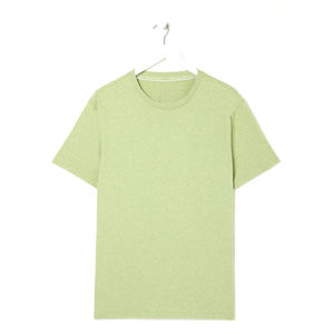 T-shirt homme style streetwear moderne, coupe simple et tissu doux pour les collections de tenues quotidiennes - Product Image 1