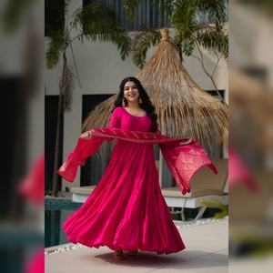 Vestido de novia con diseño de estilo de Color rosa de diseñador de lujo, Colección Salwar para novias, niñas, mensaje directo para pedidos indios - Product Image 1