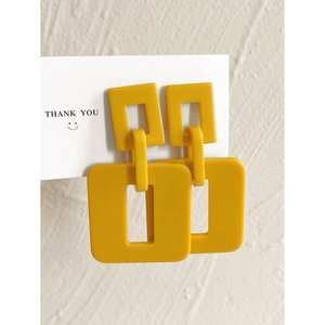 ต่างหูแฟชั่นเรซิ่นทำมือระดับพรีเมียม เครื่องประดับคริสตัลที่ทนทาน - Product Image 4