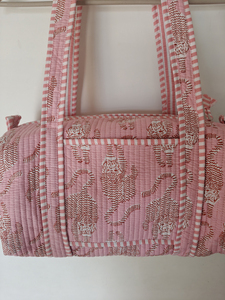 Small Stripe Print Lightweight Unisex Duffle Bag <b>Quilted</b> Cotton Travel Bag <b>Double</b> Handles Zipper Closure 20-35L Capacity 0.5kg - Product Image 5