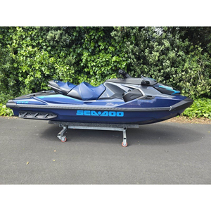 Conception de moteur économe en carburant pour jet ski, idéale pour les longues balades aquatiques et les performances marines en extérieur - Product Image 1