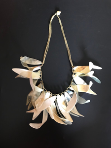 Collier en corne moderne fait main écologique pour femme, bijoux en corne de buffle polie de qualité supérieure, cadeau idéal pour mariage - Product Image 2