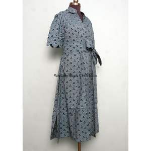 Robe midi décontractée vintage pour femme 100 % coton à manches courtes, imprimé floral, col en V, fermeture boutonnée, coupe trapèze, doublure en coton tissé - Product Image 5