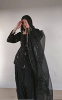 Ensemble de travail TENNECY pour femme avec broderie lourde et motifs numérotés, en pure soie crêpe, avec dupatta infroissable, séchage rapide, extensible et réversible