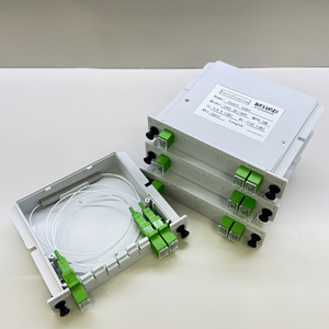 สายเคเบิลใยแก้วนำแสงประสิทธิภาพสูง G657A1กล่องแยกสายไฟเบอร์ออปติก1X2 sc/apc ปลั๊กอิน4.5dB การสูญเสียการแทรก55dB การสูญเสียผลตอบแทน - Product Image 1