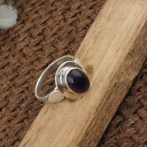 แหวนพลอยแอมเมทิสต์ทรงหลังเบี้ย เงินแท้ 925 สีม่วง แหวนพลอยแท้สำหรับผู้หญิง แหวนงานฝีมือ ขายส่ง - Product Image 2