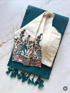 Sari en coton Khadi tissé à la main par un designer, avec broderie entièrement réalisée, et chemisier en coton Aura. - Product Image 4