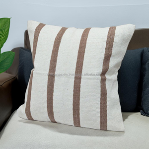 Coussin en coton tissé de qualité supérieure pour la décoration de la maison élégante Housses de coussin tissées de couleur marron faites à la main indiennes - Product Image 5