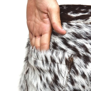 Pantalon en cuir pour homme de style western haut de gamme, collection de vêtements de luxe inspirée du ranch, avec fourrure intégrée - Product Image 5