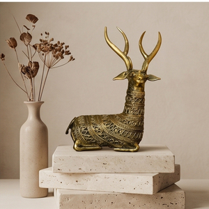 Figurine de cerf assis en laiton Dhokra, sculpture artisanale de faune pour étagères, tables, présentoirs de collection, décoration intérieure, sculpture animale - Product Image 5