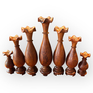 Ensemble moderne de sept vases en bois massif pour la décoration du salon - Product Image 3