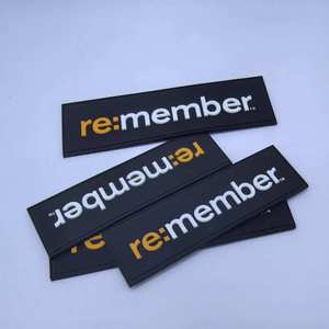 Badge en silicone PVC personnalisé en gros, patch logo 3D gaufré pour vêtements, chaussures, sacs, chapeaux, décoration par presse à chaud - Product Image 4