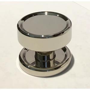 Les poignées de porte en métal restent fonctionnelles après des milliers d'utilisations, fabriquées de manière incroyablement soignée par KHOOSI OVERSEAS. - Product Image 4