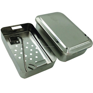 Caja de acero inoxidable para instrumentos con base perforada para esterilización y almacenamiento quirúrgico - Product Image 1