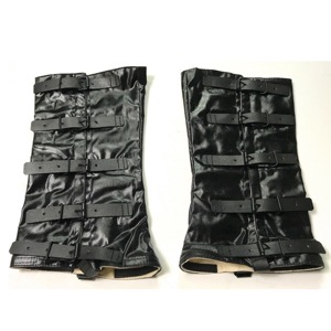 Nuevas reproductaciones de polainas de la era de la Guerra Civil, también conocidas como polainas o protectores de pantalones, hechas de lona negra encerada con cierres de hebilla. - Product Image 1
