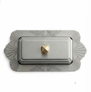 Plateau de service vintage en métal argenté, idéal pour le beurre et le fromage, parfait pour la cuisine et la table à manger. - Product Image 3