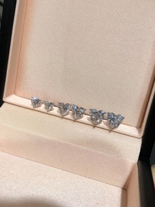 ต่างหูเพชรทรงหัวใจทองคำขาว 14K เพชรเพาะเลี้ยงสี F แบบหนามเตย ดีไซน์คลาสสิกเรียบง่าย สำหรับผู้หญิง สวมใส่ได้ทุกวัน - Product Image 2