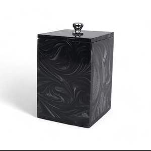 Ensemble d'accessoires de salle de bain modernes en résine écologique faits à la main, quatre pièces, avec distributeurs de savon pour usage hôtelier, ensemble de bain de luxe personnalisé - Product Image 3