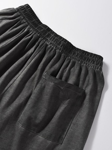 Shorts vintage streetwear pour homme avec strass effet soleil délavé, délavage acide et ourlet brut, fermeture éclair, longueur genou - Product Image 3