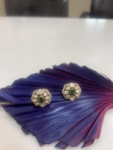 Pendientes de Plata 925 con Flor Vintage y Centro Verde Polki, Joyería de Boda para Mujer, Engaste de Bisel Chapado en Oro - Product Image 3