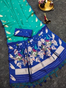 Sari Tradicional Indio de Seda Khadi con Bordado y Lentejuelas, Elegante Vestido Étnico para Novias y Bodas - Product Image 1