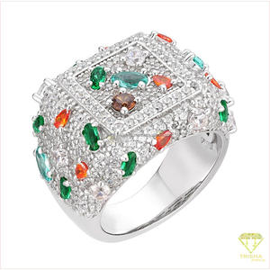 Bague de déclaration carrée de luxe en argent sterling 925 avec diamant moissanite, accents de pierres précieuses colorées et design audacieux - Product Image 3