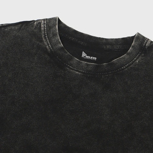 เสื้อยืดกราฟิกสีดำคุณภาพสูงแบบขายส่ง ล้างสีด้วยกรด พิมพ์ลายตามสั่ง ทรงโอเวอร์ไซส์ ผ้าฝ้าย 100% ระบายอากาศได้ดี บริการ OEM สไตล์สตรีทแวร์ - Product Image 4