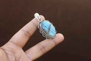Pendentif en labradorite bleue naturelle, style bohème, bijoux en argent sterling 925, collier en pierres précieuses fait main, cadeau de Noël unique pour femmes - Product Image 2