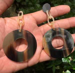 MN EXPORTS Artesanías Naturales Ecológicas Hechas a Mano con Cuerno de Búfalo Reciclado, Forma Natural Moderna, a la Moda para Bodas - Product Image 2