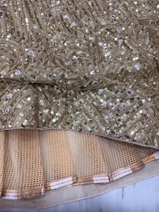 Lehenga de Seda Karishma Premium de Boutique India, Lehenga de Diseñador Estilo Bollywood para Fiestas y Bodas, Prenda Nupcial Femenina de Moda Más Vendida - Product Image 4