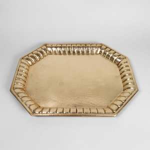 Plateau de service en laiton gravé artistiquement pour la présentation de fruits secs et de friandises, idéal pour les mariages, au look classique. - Product Image 6