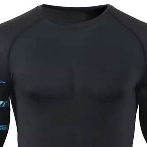 Camiseta de compresión Rash Guard para hombre, de secado rápido y tela elástica, para entrenamiento de MMA y gimnasio. - Product Image 4