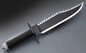 Cuchillo de Comando con Hoja de Acero Inoxidable Dentada, Punta Caída, Grado Industrial, Mango de Goma Negra, Grosor de 0.7mm - Product Image 3