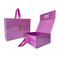 Boîte cadeau personnalisée écologique avec fermeture magnétique, poignée, couleur violette, logo en feuille d'or/argent gaufré, réutilisable pour l'emballage