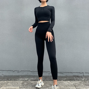 Conjunto de Yoga de 2 Piezas para Mujer, Color Negro, Pantalones Cortos de Cintura Media, Cuello Redondo, Manga Larga, Sin Costuras, Transpirable, Elástico en 4 Direcciones, Ropa Deportiva - Product Image 1