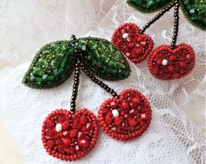 Broche de Cristal Bordado a Mano con Cuentas, Elegante Pin de Joyería de Moda - Product Image 3