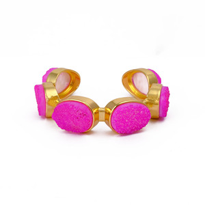 Bracelet manchette ajustable en sucre rose Druzy, fait main, plaqué or 18 carats, style bohème, cadeau de bijoux pour anniversaire et mariage - Product Image 1