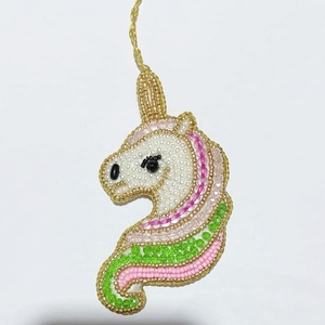 Magnifique Ornement de Noël Licorne Fait Main Perlé Décoration Suspendue Colorée Fantaisie pour Arbre de Noël et Cadeau - Product Image 1
