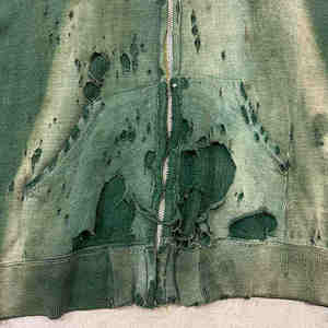 Sudadera con capucha para hombre, personalizada, verde, oversize, de algodón de punto de alto gramaje, con lavado ácido, efecto desgastado por el sol, con rasgaduras, con cremallera, anti-bolitas - Product Image 4